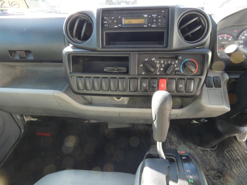 H301.35トン 平ボディー オ-トマ|中古トラックの販売・買取・査定のアイナビ