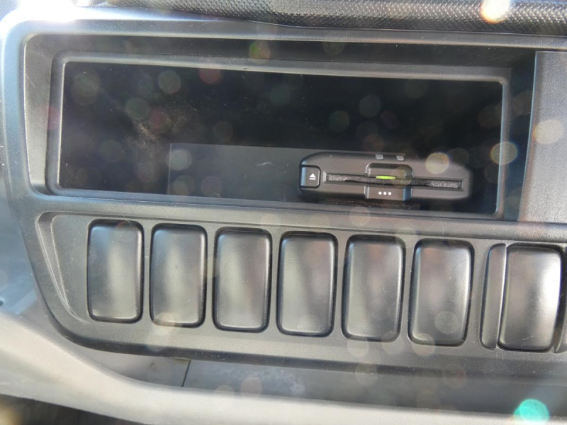 H301.35トン 平ボディー オ-トマ|中古トラックの販売・買取・査定のアイナビ