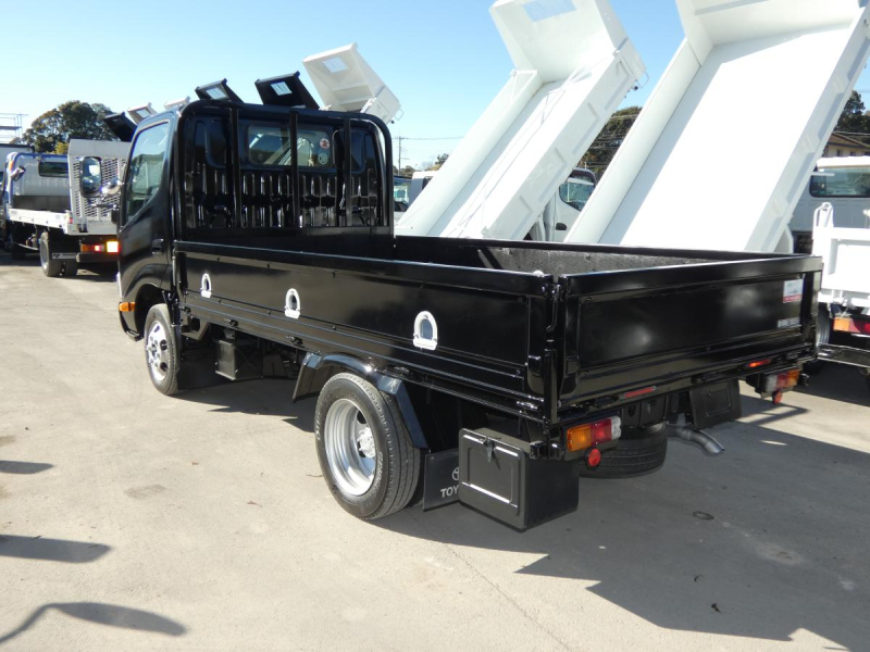 H301.35トン 平ボディー オ-トマ|中古トラックの販売・買取・査定のアイナビ