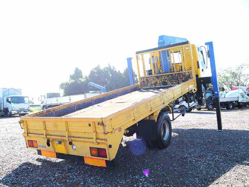 いすゞフォワード4段セルフクレーン角足油圧張出ラジコン|中古トラックの販売・買取・査定のアイナビ