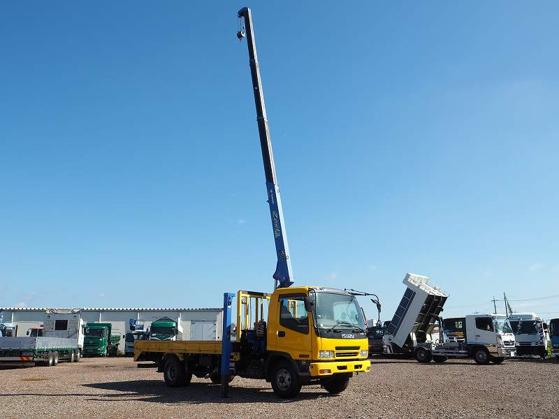 いすゞフォワード4段セルフクレーン角足油圧張出ラジコン|中古トラックの販売・買取・査定のアイナビ