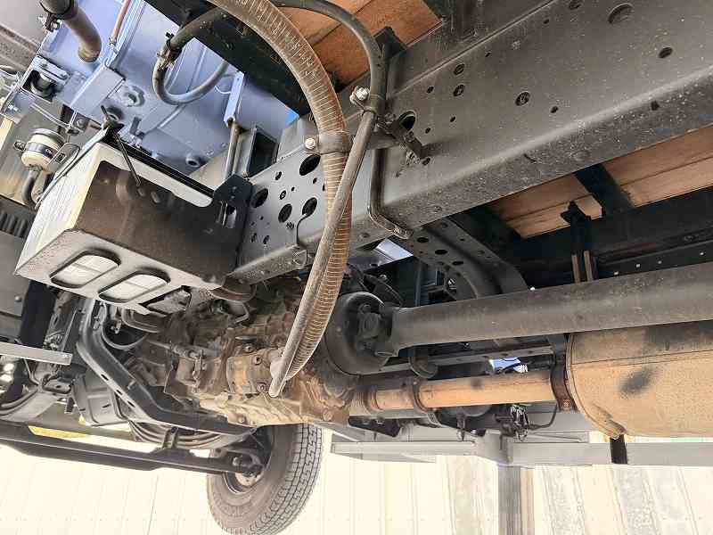 レンジャー4段セルフクレーンラジコンベッド付新品ボディ|中古トラックの販売・買取・査定のアイナビ