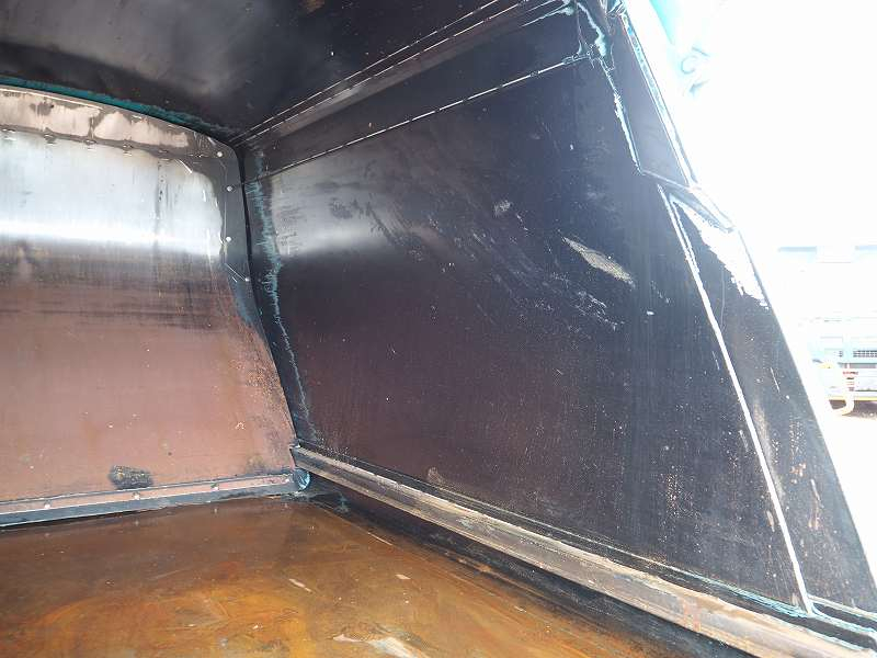 フォワード新明和ダンボール仕様プレス式パッカー車8.6立米|中古トラックの販売・買取・査定のアイナビ