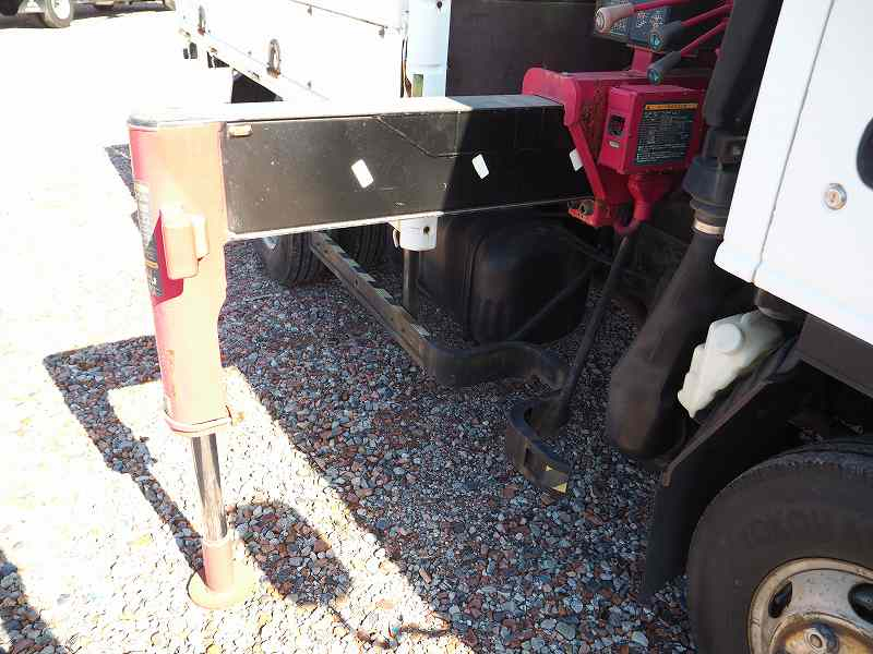 タイタン4段クレーン2.9t吊ラジコンワイド平ボディ積載3.5t|中古トラックの販売・買取・査定のアイナビ