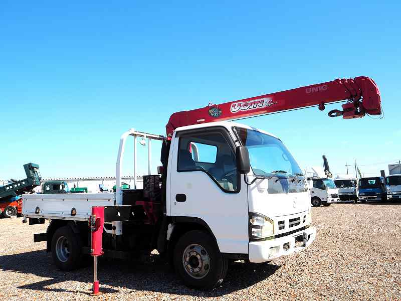 タイタン4段クレーン2.9t吊ラジコンワイド平ボディ積載3.5t|中古トラックの販売・買取・査定のアイナビ