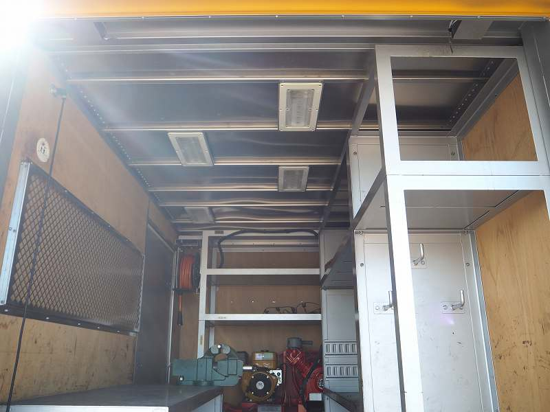 アトラスサービスカーコンプレッサー垂直ゲート準中型5t対応|中古トラックの販売・買取・査定のアイナビ