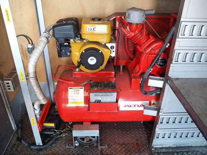 アトラスサービスカーコンプレッサー垂直ゲート準中型5t対応|中古トラックの販売・買取・査定のアイナビ