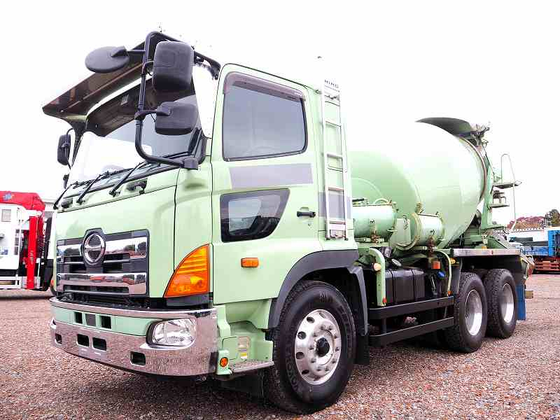 プロフィアカヤバコンクリートミキサー車電動スランプガード|中古トラックの販売・買取・査定のアイナビ