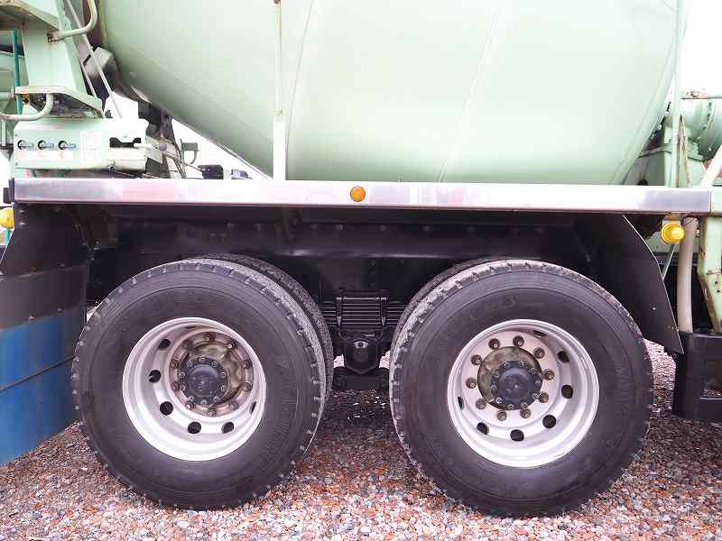 プロフィアカヤバコンクリートミキサー車電動スランプガード|中古トラックの販売・買取・査定のアイナビ