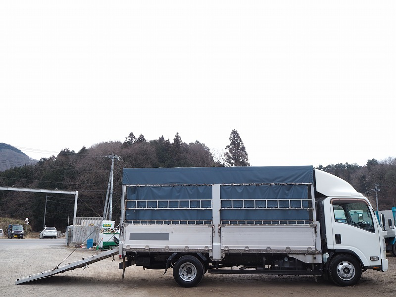 いすゞエルフワイド超ロング家畜運搬車電動スロープ|中古トラックの販売・買取・査定のアイナビ