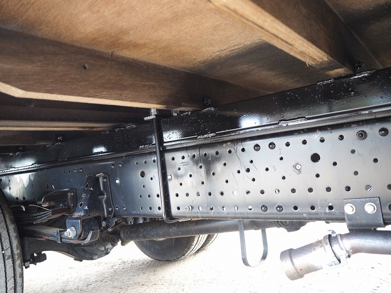 いすゞエルフワイド超ロング家畜運搬車電動スロープ|中古トラックの販売・買取・査定のアイナビ