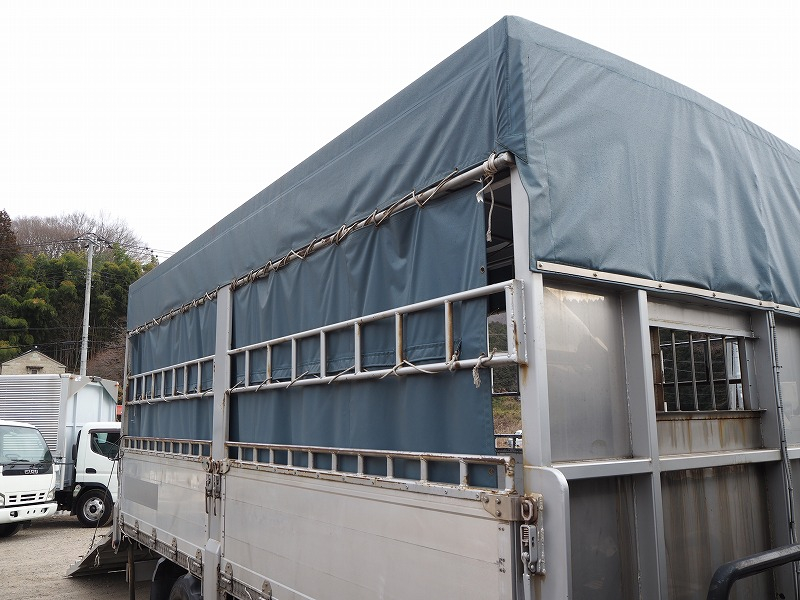 いすゞエルフワイド超ロング家畜運搬車電動スロープ|中古トラックの販売・買取・査定のアイナビ