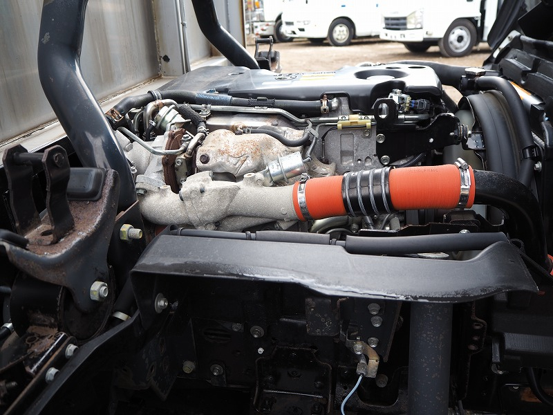 いすゞエルフワイド超ロング家畜運搬車電動スロープ|中古トラックの販売・買取・査定のアイナビ