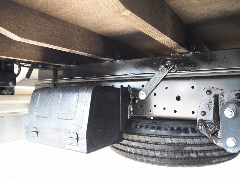 いすゞエルフワイド超ロング家畜運搬車電動スロープ|中古トラックの販売・買取・査定のアイナビ