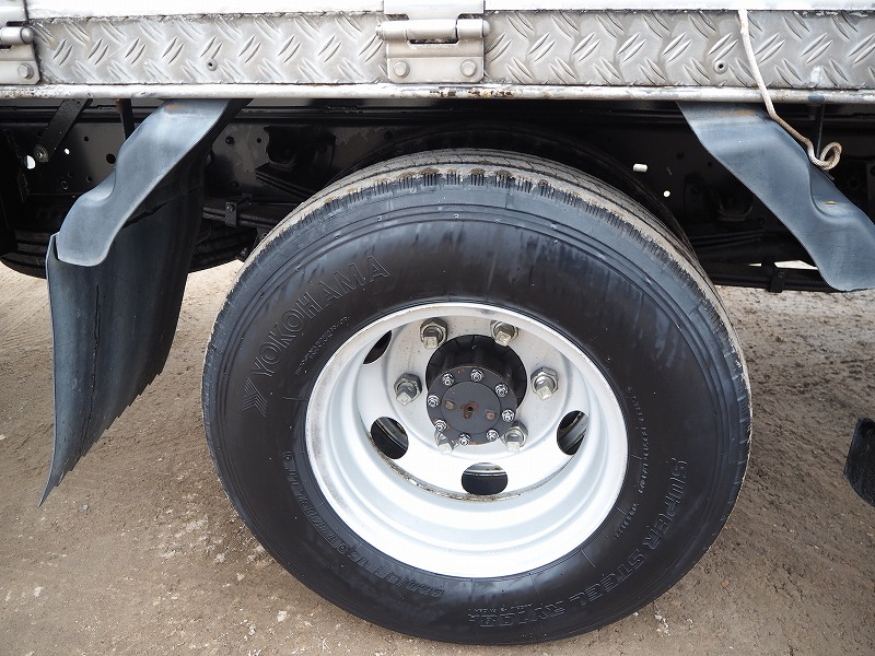 いすゞエルフワイド超ロング家畜運搬車電動スロープ|中古トラックの販売・買取・査定のアイナビ