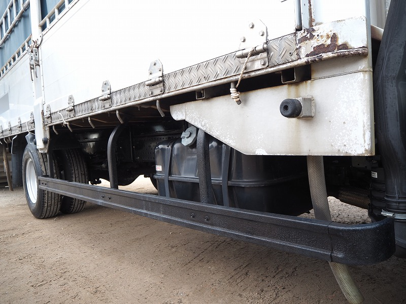 いすゞエルフワイド超ロング家畜運搬車電動スロープ|中古トラックの販売・買取・査定のアイナビ