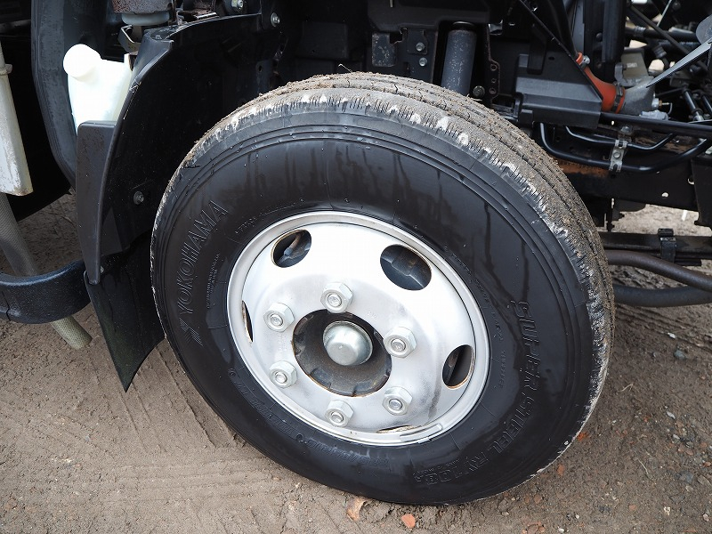 いすゞエルフワイド超ロング家畜運搬車電動スロープ|中古トラックの販売・買取・査定のアイナビ