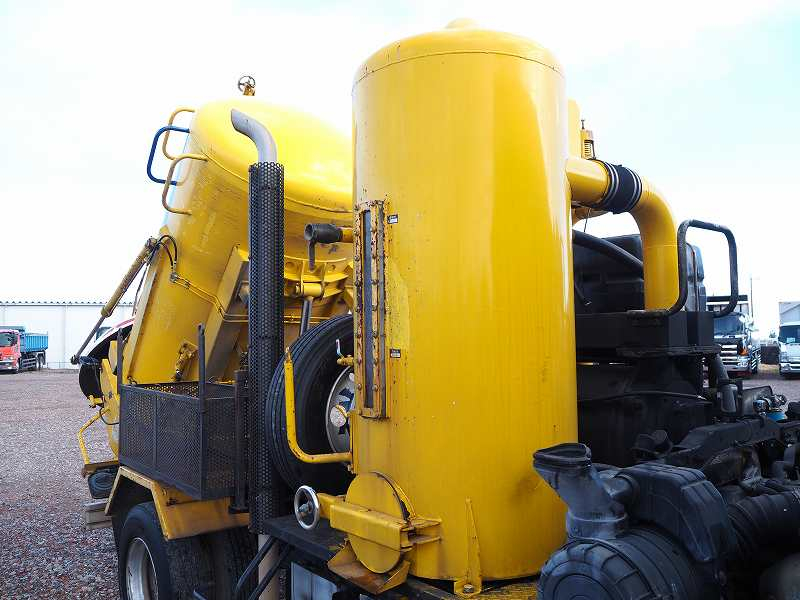 レンジャー汚泥吸引車吸引清掃車バキュームダンパーベッド付|中古トラックの販売・買取・査定のアイナビ