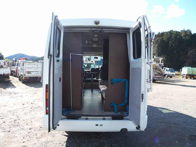 シビリアン10人乗りバスコンキャンピングカー自動スイング扉|中古トラックの販売・買取・査定のアイナビ