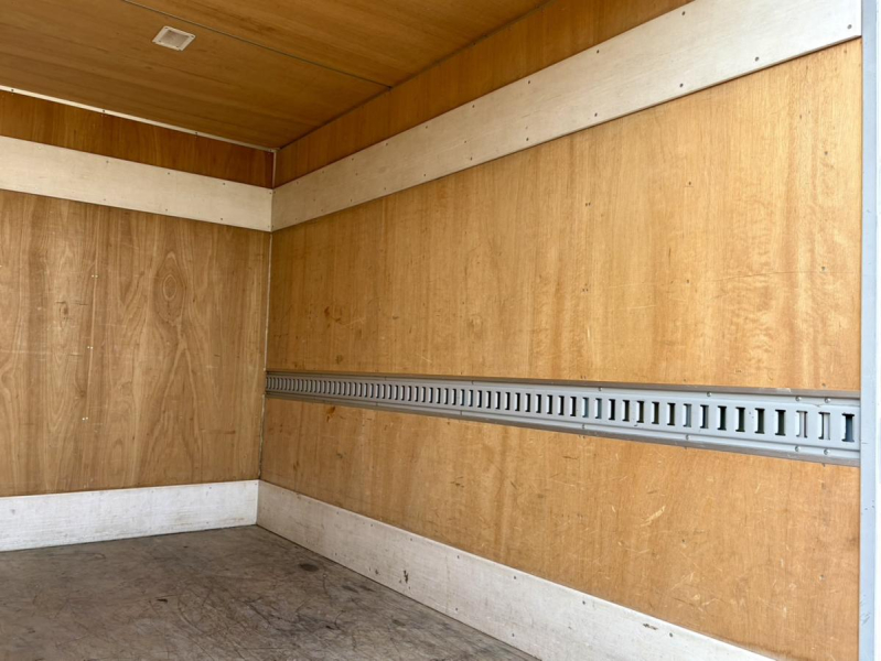 R1年式2RG-XZU605M標準10尺総重量4,955㎏6M/T積載2tバン|中古トラックの販売・買取・査定のアイナビ