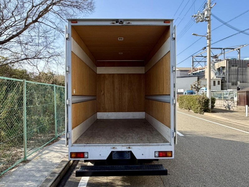 R1年式2RG-XZU605M標準10尺総重量4,955㎏6M/T積載2tバン|中古トラックの販売・買取・査定のアイナビ