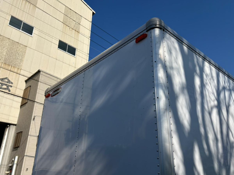 R1年式2RG-XZU605M標準10尺総重量4,955㎏6M/T積載2tバン|中古トラックの販売・買取・査定のアイナビ