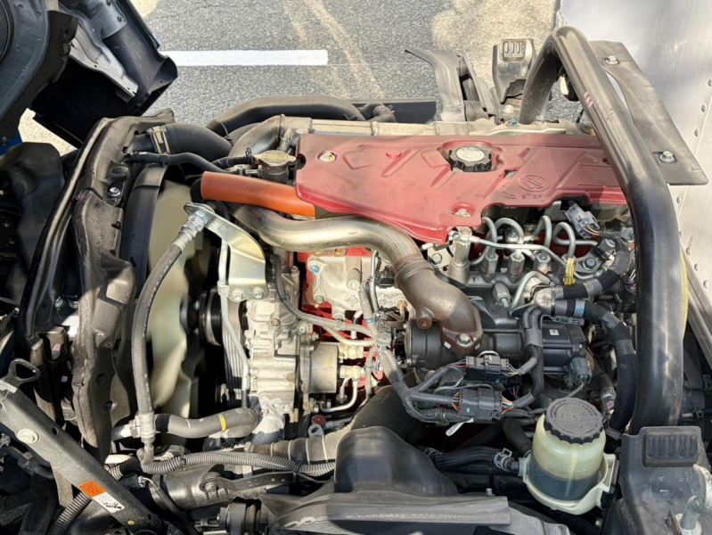 R1年式2RG-XZU605M標準10尺総重量4,955㎏6M/T積載2tバン|中古トラックの販売・買取・査定のアイナビ