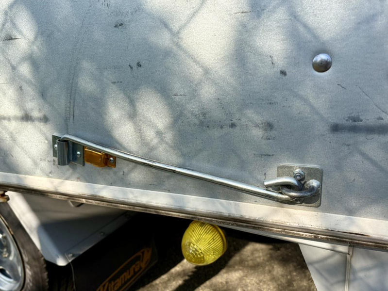 R1年式2RG-XZU605M標準10尺総重量4,955㎏6M/T積載2tバン|中古トラックの販売・買取・査定のアイナビ