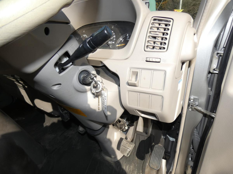 H26　1.35トン マニュアル 平ボディ　251237|中古トラックの販売・買取・査定のアイナビ