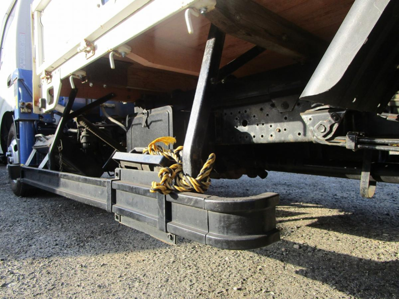 クレーン付 タダノ3段ラジコン フックイン|中古トラックの販売・買取・査定のアイナビ