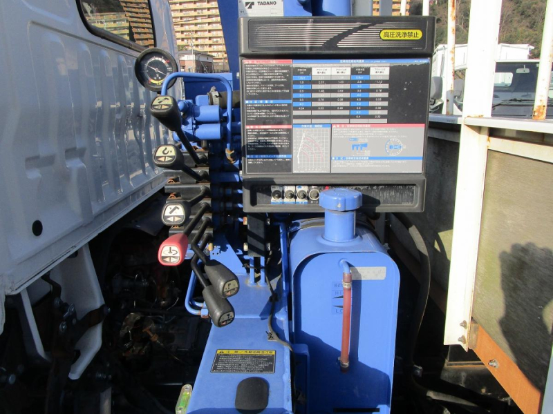 クレーン付 タダノ3段ラジコン フックイン|中古トラックの販売・買取・査定のアイナビ