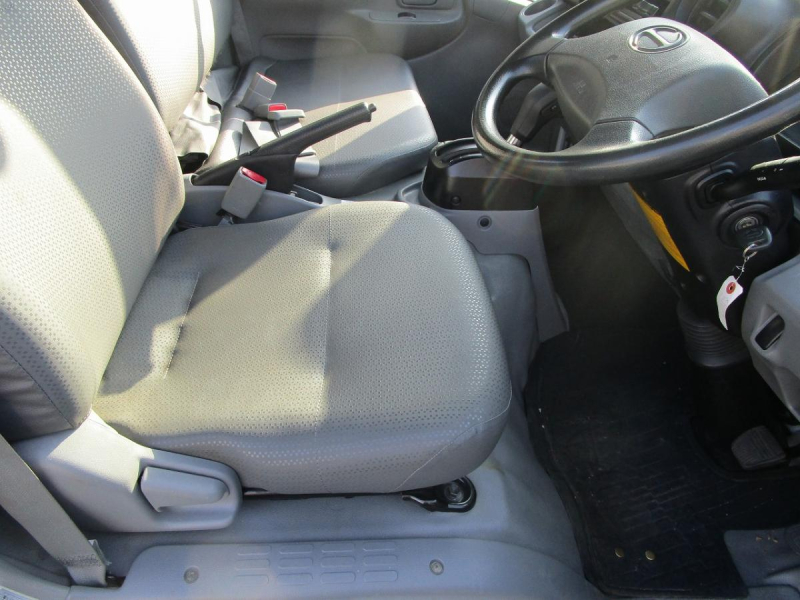 クレーン付 タダノ3段ラジコン フックイン|中古トラックの販売・買取・査定のアイナビ