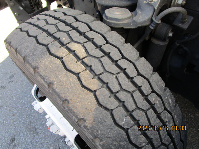 H24エルフパネルバン2t積載左サイド扉トクS|中古トラックの販売・買取・査定のアイナビ