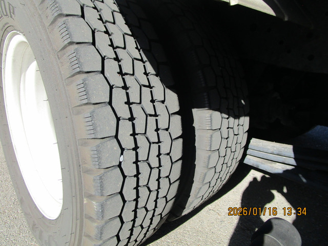 H24エルフパネルバン2t積載左サイド扉トクS|中古トラックの販売・買取・査定のアイナビ