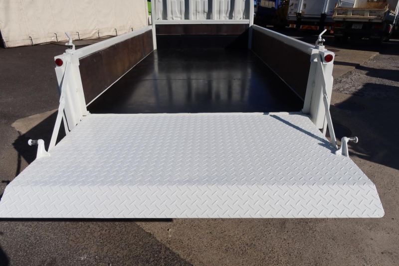 トヨエース 10尺平ボディー パワーゲート付き|中古トラックの販売・買取・査定のアイナビ