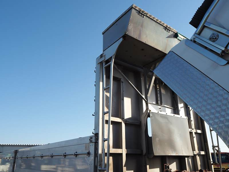 スーパーグレート3軸高床2デフアルミブロック平ボディ|中古トラックの販売・買取・査定のアイナビ