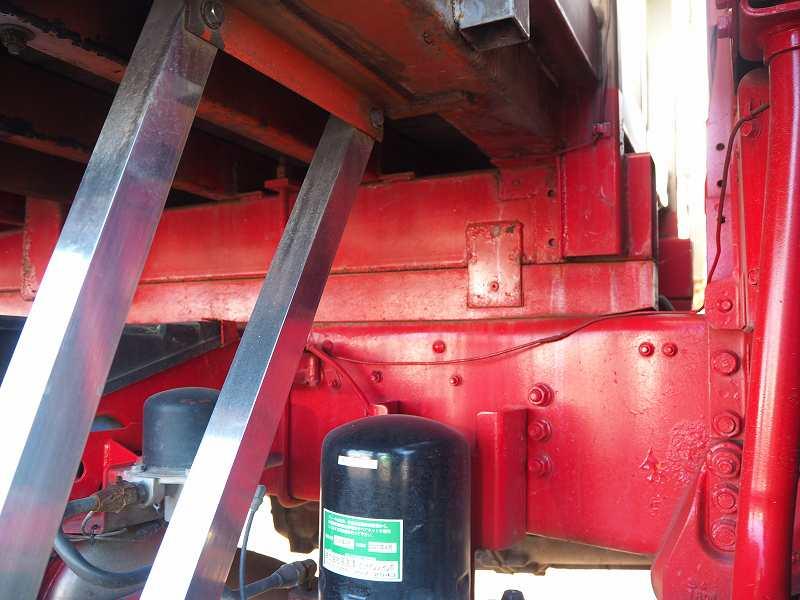 スーパーグレート3軸高床2デフアルミブロック平ボディ|中古トラックの販売・買取・査定のアイナビ