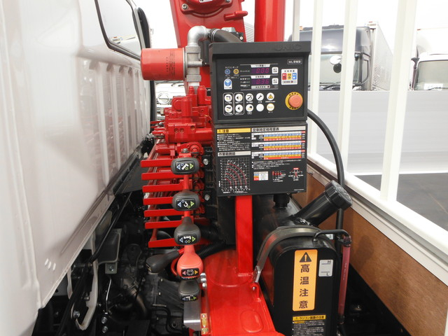 三菱2PG-FEB804段クレーン付平ボディ3.45t積載ワイド|中古トラックの販売・買取・査定のアイナビ