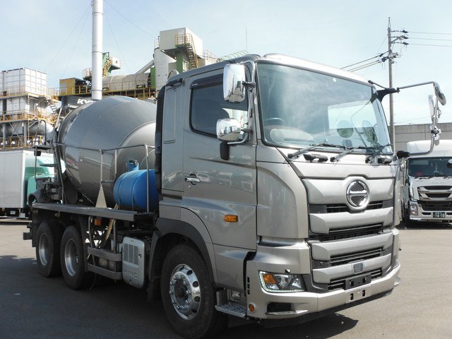 日野2PG-FS1AGAミキサーカヤバ(容量:8.7㎥)eミキサー|中古トラックの販売・買取・査定のアイナビ