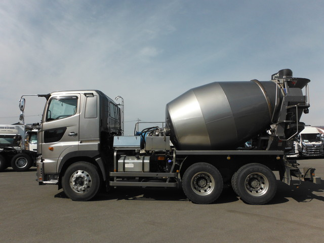 日野2PG-FS1AGAミキサーカヤバ(容量:8.7㎥)eミキサー|中古トラックの販売・買取・査定のアイナビ