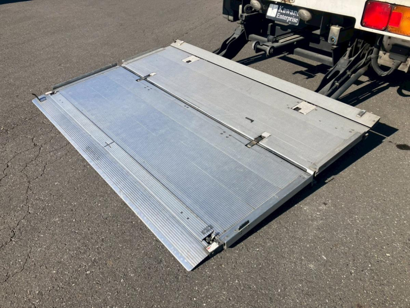 ☆H28 6.2mボディ 格納パワーゲート|中古トラックの販売・買取・査定のアイナビ