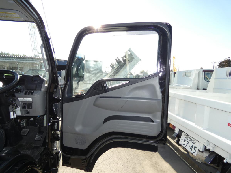 H28　1.5t　パネルバン　オートマ　4WD　251230|中古トラックの販売・買取・査定のアイナビ