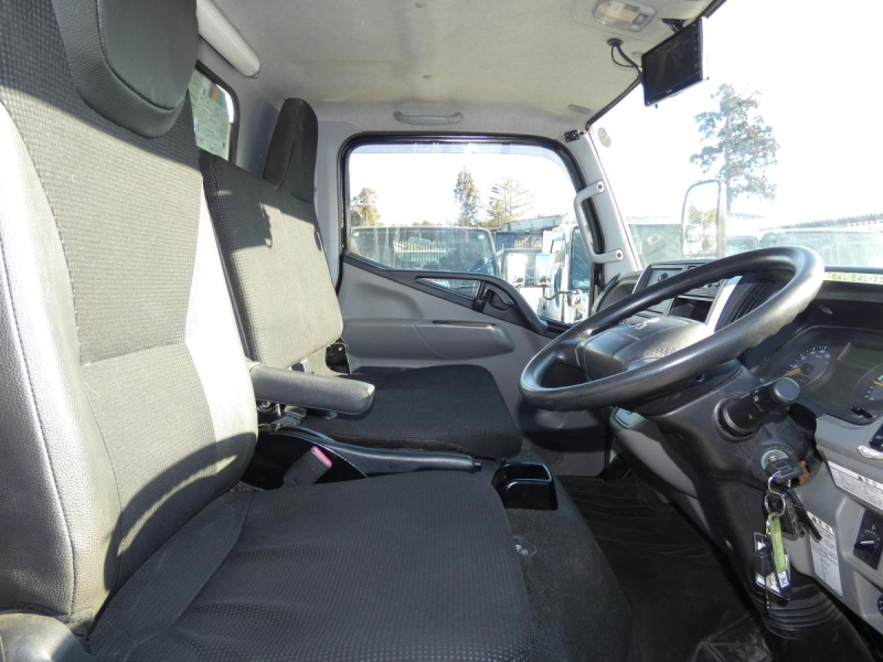 H28　1.5t　パネルバン　オートマ　4WD　251230|中古トラックの販売・買取・査定のアイナビ