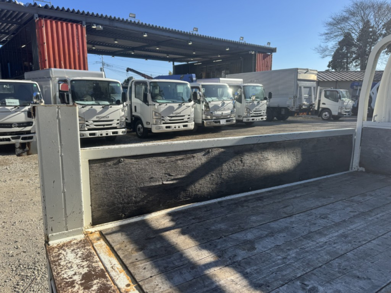 Wキャブ 標準セミロング 4WD パワーゲート付き|中古トラックの販売・買取・査定のアイナビ