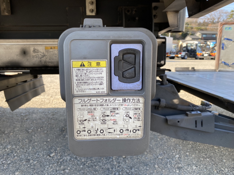 H27年式、キャンター、冷凍冷蔵車、車検付|中古トラックの販売・買取・査定のアイナビ