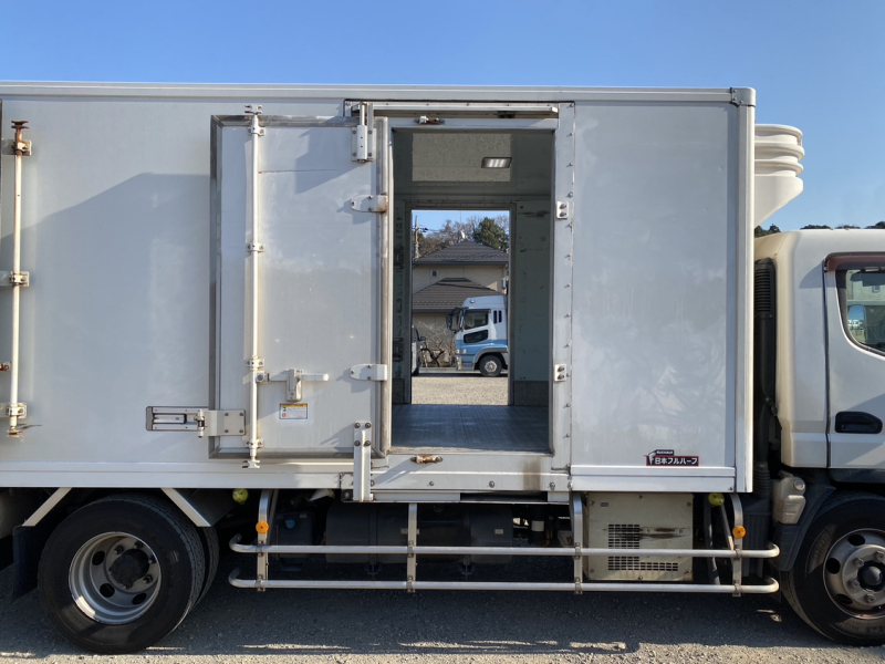H27年式、キャンター、冷凍冷蔵車、車検付|中古トラックの販売・買取・査定のアイナビ