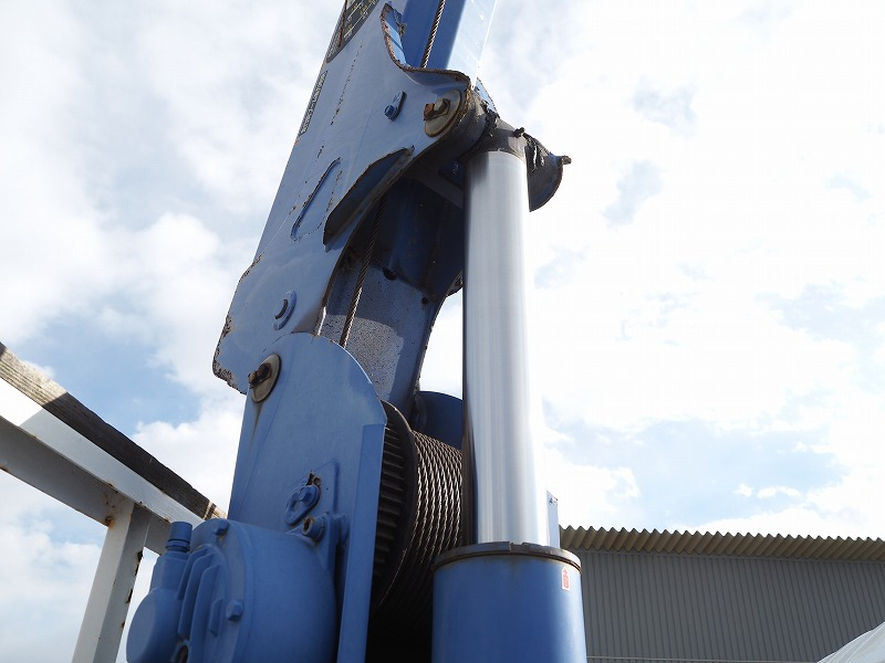 いすゞエルフ4段クレーンラジコン平ボディ|中古トラックの販売・買取・査定のアイナビ