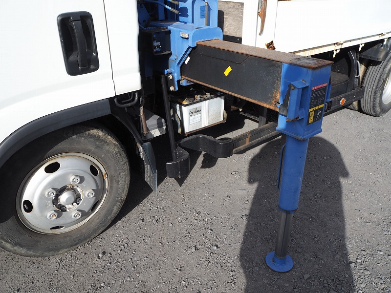 いすゞエルフ4段クレーンラジコン平ボディ|中古トラックの販売・買取・査定のアイナビ