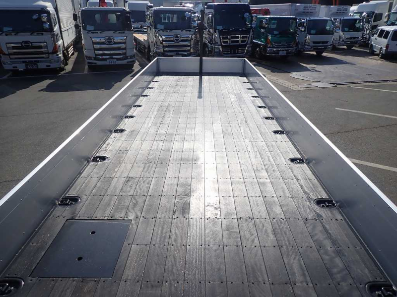 ユニック 5段クレーン 4軸低床 アルミブロック リターダ付|中古トラックの販売・買取・査定のアイナビ