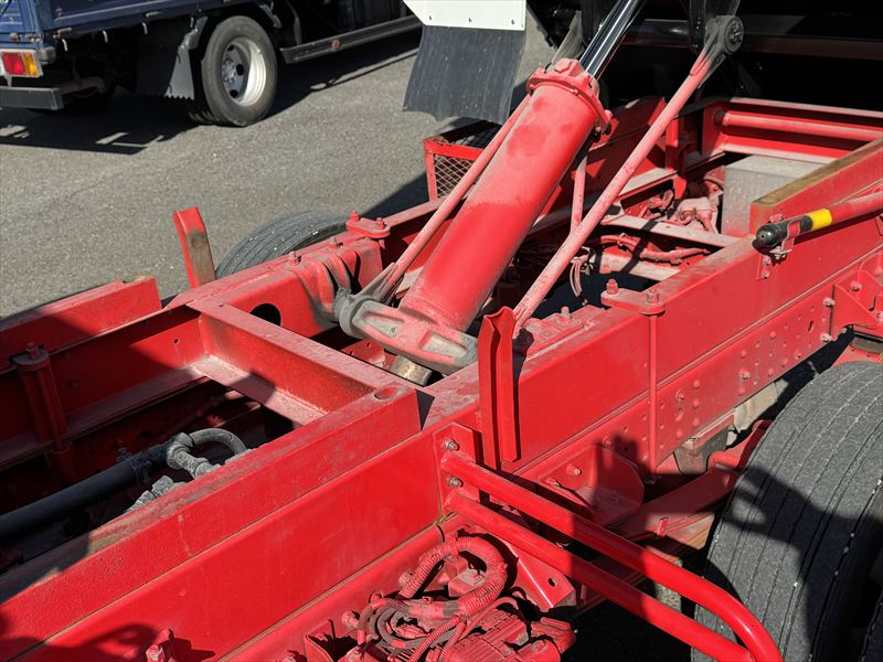 クレーン付ダンプ|中古トラックの販売・買取・査定のアイナビ